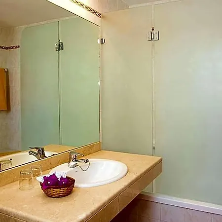 Готель Monea Royal Monica 3*