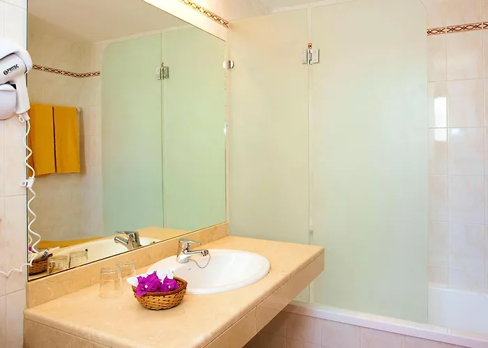 Отель Sbh Royal Monica 3*